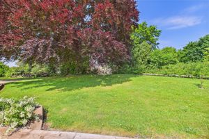 Communal grounds- click for photo gallery
